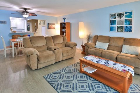 Condo in Ormond Beach, Florida, 2 bedrooms  № 2096335 - photo 12
