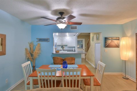 Condo in Ormond Beach, Florida, 2 bedrooms  № 2096335 - photo 9