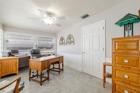 Commercial property in North Fort Myers, Florida 102.56 sq.m. № 2148614 - photo 23