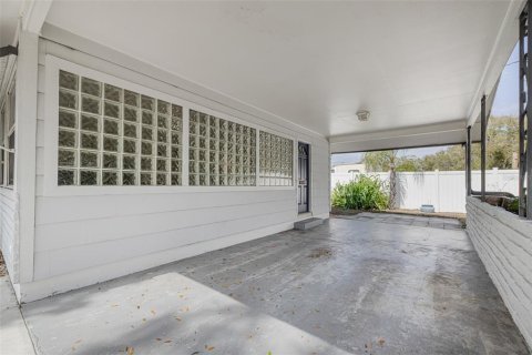 Commercial property in North Fort Myers, Florida 102.56 sq.m. № 2148614 - photo 26