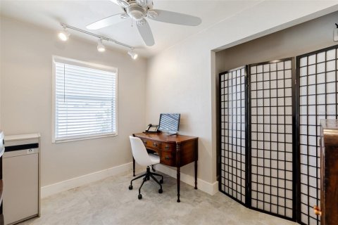 Commercial property in North Fort Myers, Florida 102.56 sq.m. № 2148614 - photo 19