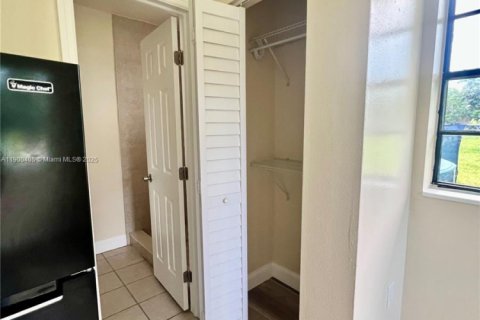 Propiedad comercial en alquiler en Florida City, Florida, 1 dormitorio, 37.16 m2 № 1953336 - foto 5