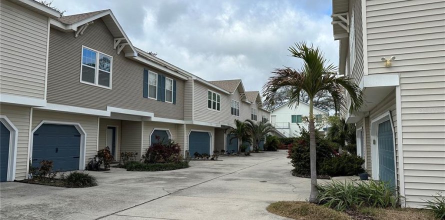 Adosado en Tampa, Florida 3 dormitorios, 162.58 m2 № 1565915