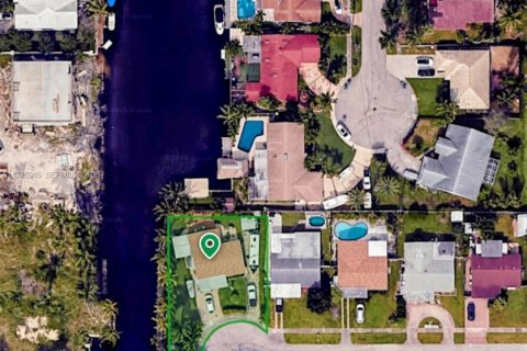 House in Dania Beach, Florida 3 bedrooms, 145.02 sq.m. № 1994039 - photo 8