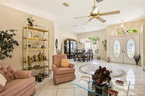 House in New Port Richey, Florida 3 bedrooms, 189.71 sq.m. № 2345617 - photo 6
