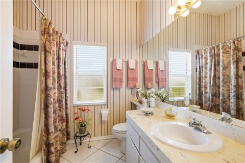 House in New Port Richey, Florida 3 bedrooms, 189.71 sq.m. № 2345617 - photo 22
