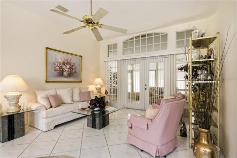 House in New Port Richey, Florida 3 bedrooms, 189.71 sq.m. № 2345617 - photo 7