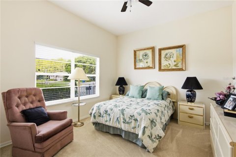 House in New Port Richey, Florida 3 bedrooms, 189.71 sq.m. № 2345617 - photo 23