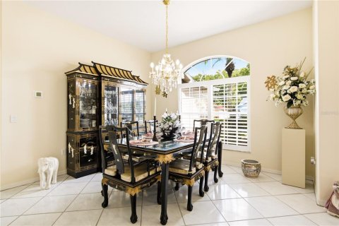 House in New Port Richey, Florida 3 bedrooms, 189.71 sq.m. № 2345617 - photo 9
