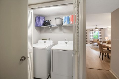 Copropriété à louer à Sarasota, Floride: 2 chambres, 89.09 m2 № 914817 - photo 7