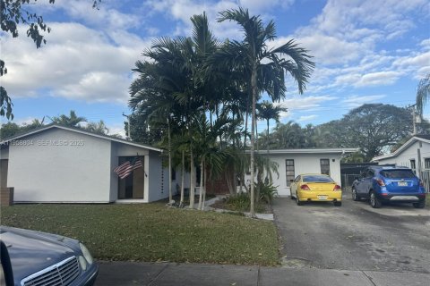 Дом в Майами, Флорида 3 спальни, 208.29м2 № 2017555