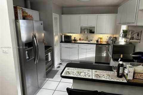 Купить виллу или дом в Майами, Флорида 3 спальни, 208.29м2, № 2017555 - фото 13