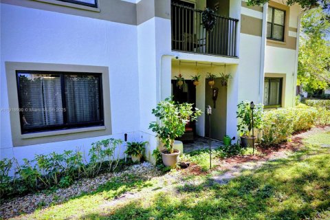 Condominio en venta en Hollywood, Florida, 3 dormitorios, 114.83 m2 № 1973942 - foto 1