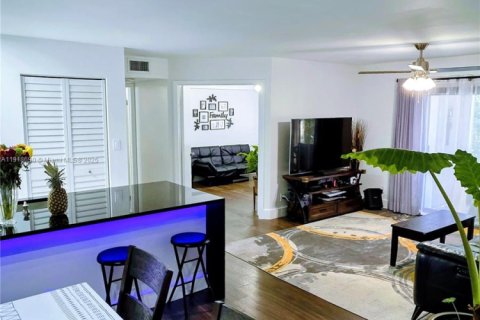 Condominio en venta en Hollywood, Florida, 3 dormitorios, 114.83 m2 № 1973942 - foto 4
