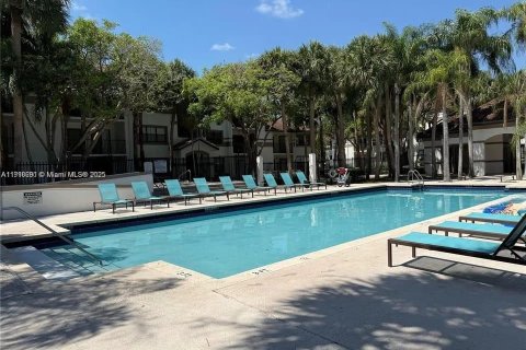 Condominio en venta en Hollywood, Florida, 3 dormitorios, 114.83 m2 № 1973942 - foto 15