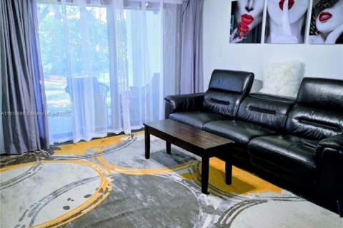 Condominio en venta en Hollywood, Florida, 3 dormitorios, 114.83 m2 № 1973942 - foto 10