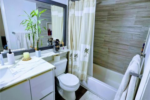 Condominio en venta en Hollywood, Florida, 3 dormitorios, 114.83 m2 № 1973942 - foto 6