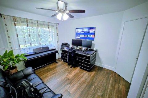 Condominio en venta en Hollywood, Florida, 3 dormitorios, 114.83 m2 № 1973942 - foto 9