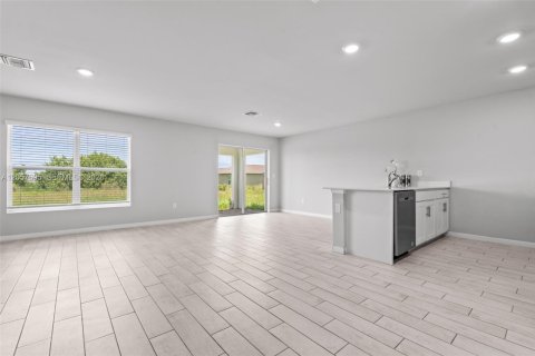 Villa ou maison à louer à LaBelle, Floride: 4 chambres № 2187914 - photo 5