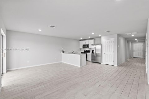 Villa ou maison à louer à LaBelle, Floride: 4 chambres № 2187914 - photo 2