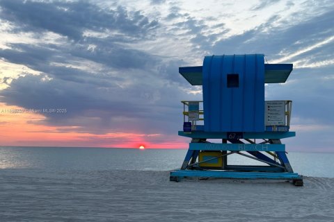 Condominio en venta en Miami Beach, Florida, 1 dormitorio, 139.63 m2 № 1745921 - foto 23