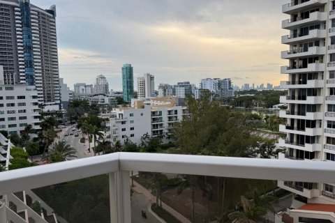 Condominio en venta en Miami Beach, Florida, 1 dormitorio, 139.63 m2 № 1745921 - foto 17