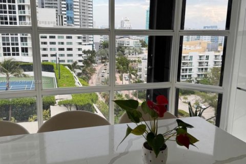 Condominio en venta en Miami Beach, Florida, 1 dormitorio, 139.63 m2 № 1745921 - foto 4
