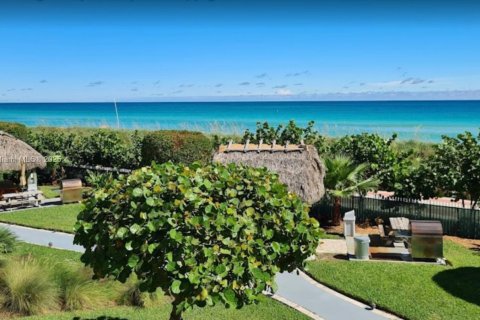 Condominio en venta en Miami Beach, Florida, 1 dormitorio, 139.63 m2 № 1745921 - foto 26