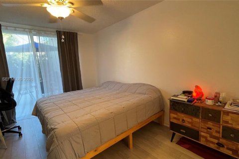 Apartment in Miami, Florida 1 bedroom, 72.09 sq.m. № 1995215 - photo 11