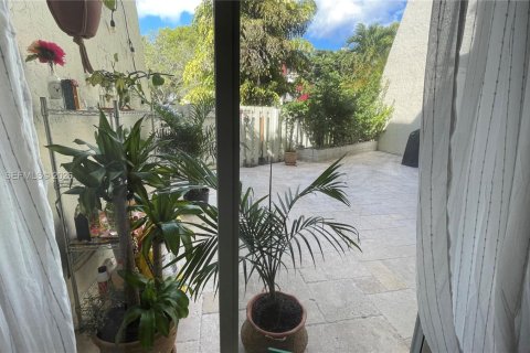 Apartment in Miami, Florida 1 bedroom, 72.09 sq.m. № 1995215 - photo 5