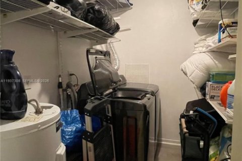 Apartment in Miami, Florida 1 bedroom, 72.09 sq.m. № 1995215 - photo 8