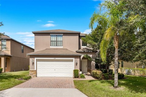 House in Davenport, Florida 6 bedrooms, 261.71 sq.m. № 2105970 - photo 2