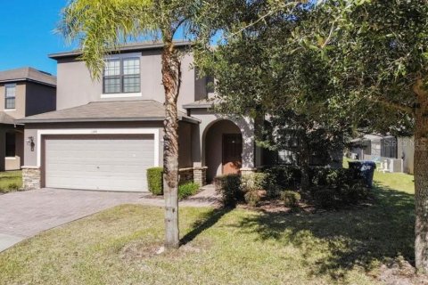Casa en Davenport, Florida 6 dormitorios, 261.71 m2 № 2105970
