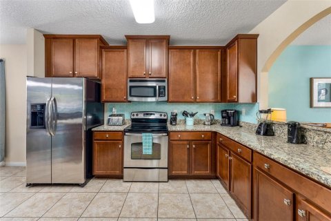 House in Davenport, Florida 6 bedrooms, 261.71 sq.m. № 2105970 - photo 12