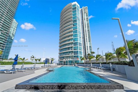 Condominio en alquiler en Miami, Florida, 1 dormitorio, 76.92 m2 № 1949625 - foto 18