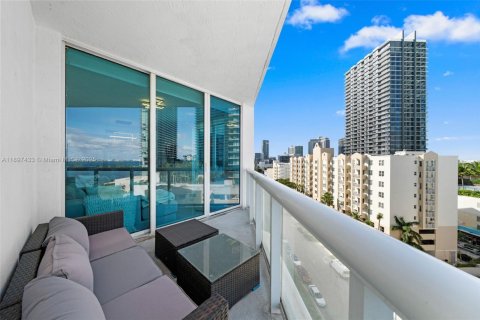 Condominio en alquiler en Miami, Florida, 1 dormitorio, 76.92 m2 № 1949625 - foto 15