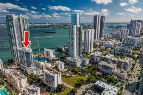 Condominio en alquiler en Miami, Florida, 1 dormitorio, 76.92 m2 № 1949625 - foto 27