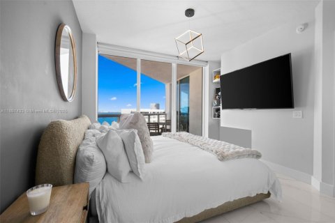 Condominio en alquiler en Miami, Florida, 1 dormitorio, 76.92 m2 № 1949625 - foto 9