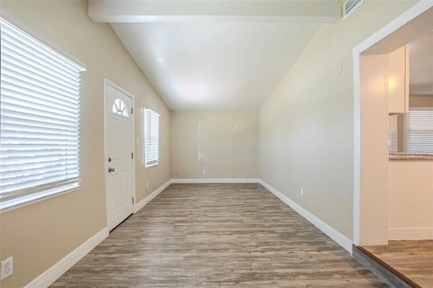 Casa en venta en Tampa, Florida, 4 dormitorios, 147.62 m2 № 1571728 - foto 2
