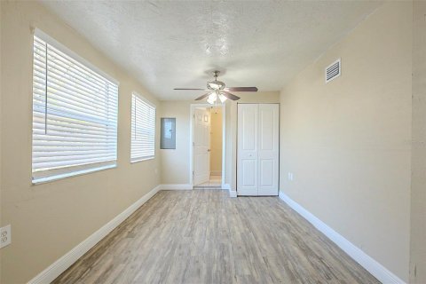 Casa en venta en Tampa, Florida, 4 dormitorios, 147.62 m2 № 1571728 - foto 13