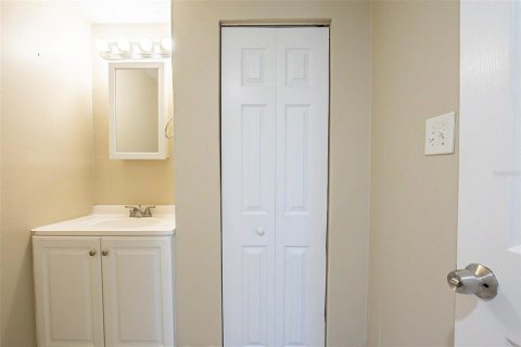 Casa en venta en Tampa, Florida, 4 dormitorios, 147.62 m2 № 1571728 - foto 16