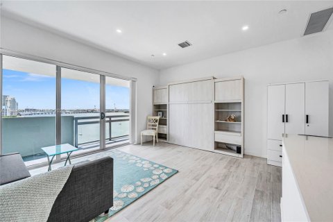 Condominio en alquiler en Miami Beach, Florida, 42.83 m2 № 2055759 - foto 24