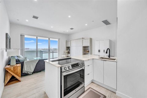 Condominio en alquiler en Miami Beach, Florida, 42.83 m2 № 2055759 - foto 23