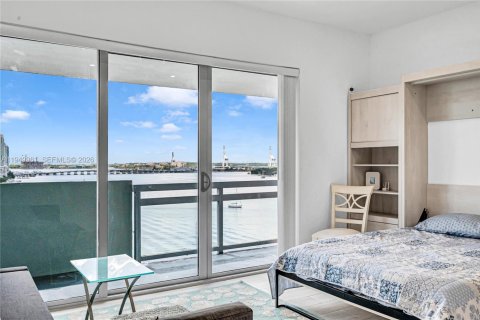 Condominio en alquiler en Miami Beach, Florida, 42.83 m2 № 2055759 - foto 9