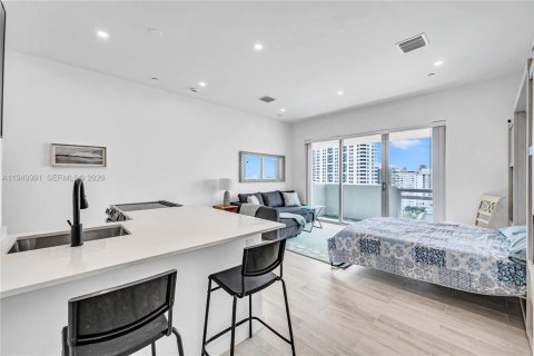 Condominio en alquiler en Miami Beach, Florida, 42.83 m2 № 2055759 - foto 21