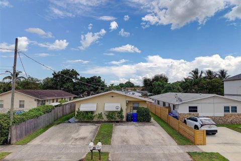 Commercial property in Hollywood, Florida 232.81 sq.m. № 2050306