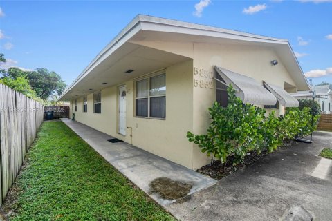 Immobilier commercial à vendre à Hollywood, Floride: 232.81 m2 № 2050306 - photo 2