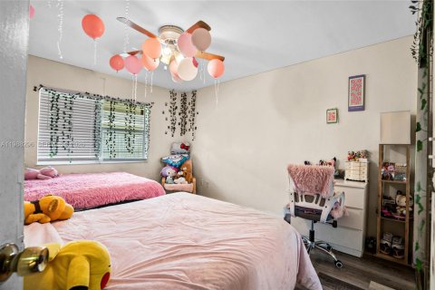 Immobilier commercial à vendre à Hollywood, Floride: 232.81 m2 № 2050306 - photo 11