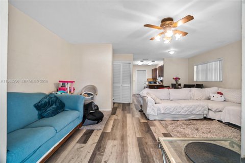 Immobilier commercial à vendre à Hollywood, Floride: 232.81 m2 № 2050306 - photo 4