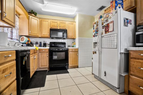 Immobilier commercial à vendre à Hollywood, Floride: 232.81 m2 № 2050306 - photo 22